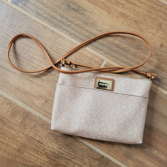 Calvin Klein Handbags - Calvin Klein Crossbody Purse